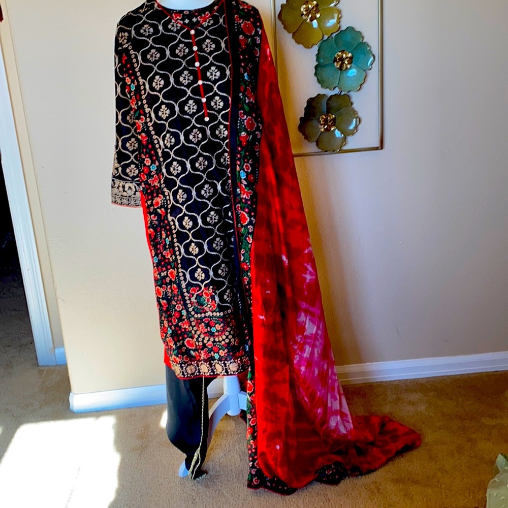 Nishat linen lawn suit with silk dupatta